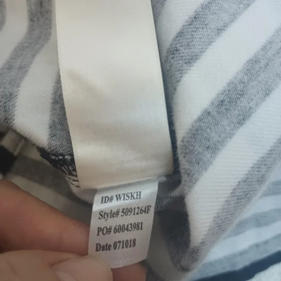 Kate Spade Pajama Top Large NWT - Picture 9 of 9